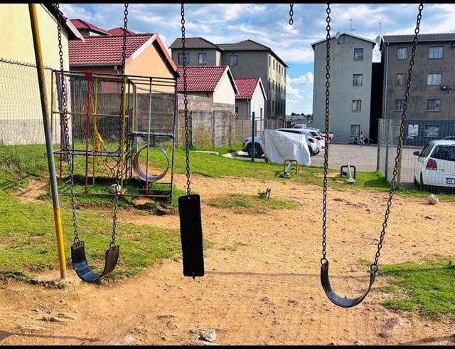 2 BEDROOM PROPERTY TO RENT IN FLEURHOF